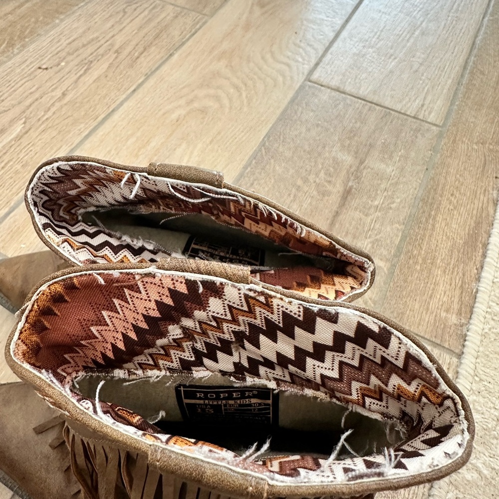 Roper Tan and Brown Fringe Western Boots - Picture 8 of 8